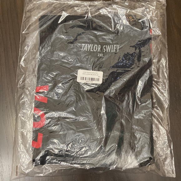 Taylor Swift long sleeve tee 2XL - Picture 3 of 4